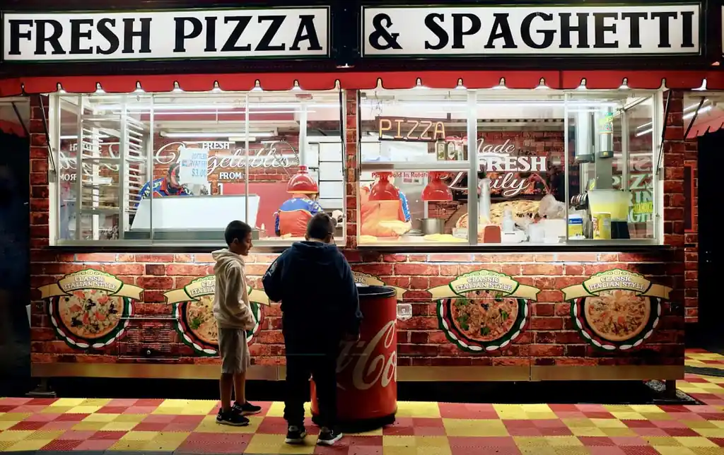 Pizza és éttermi hangulat
