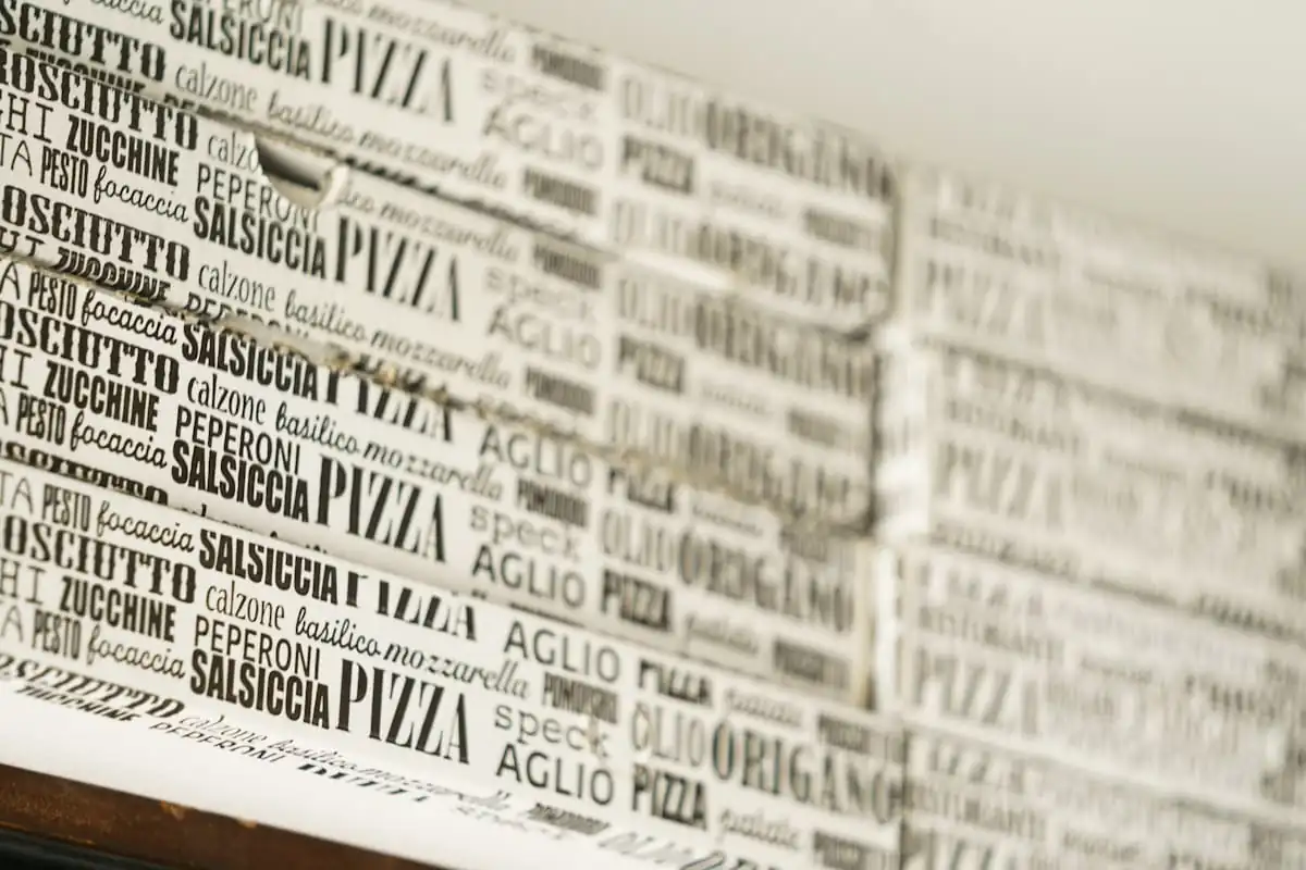 Frissen készített pizza részlete