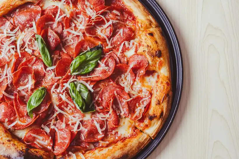 Pizza és éttermi hangulat